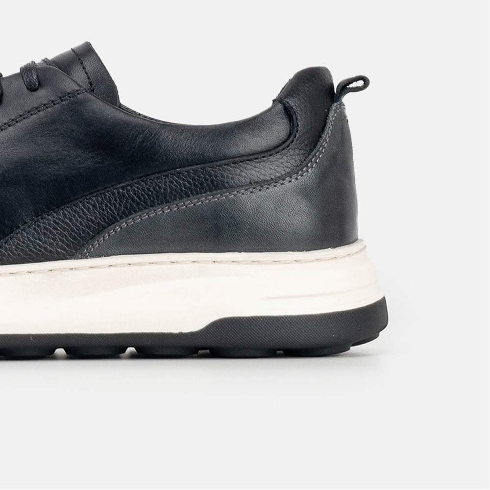 Volzak 6092 leather sneaker Black