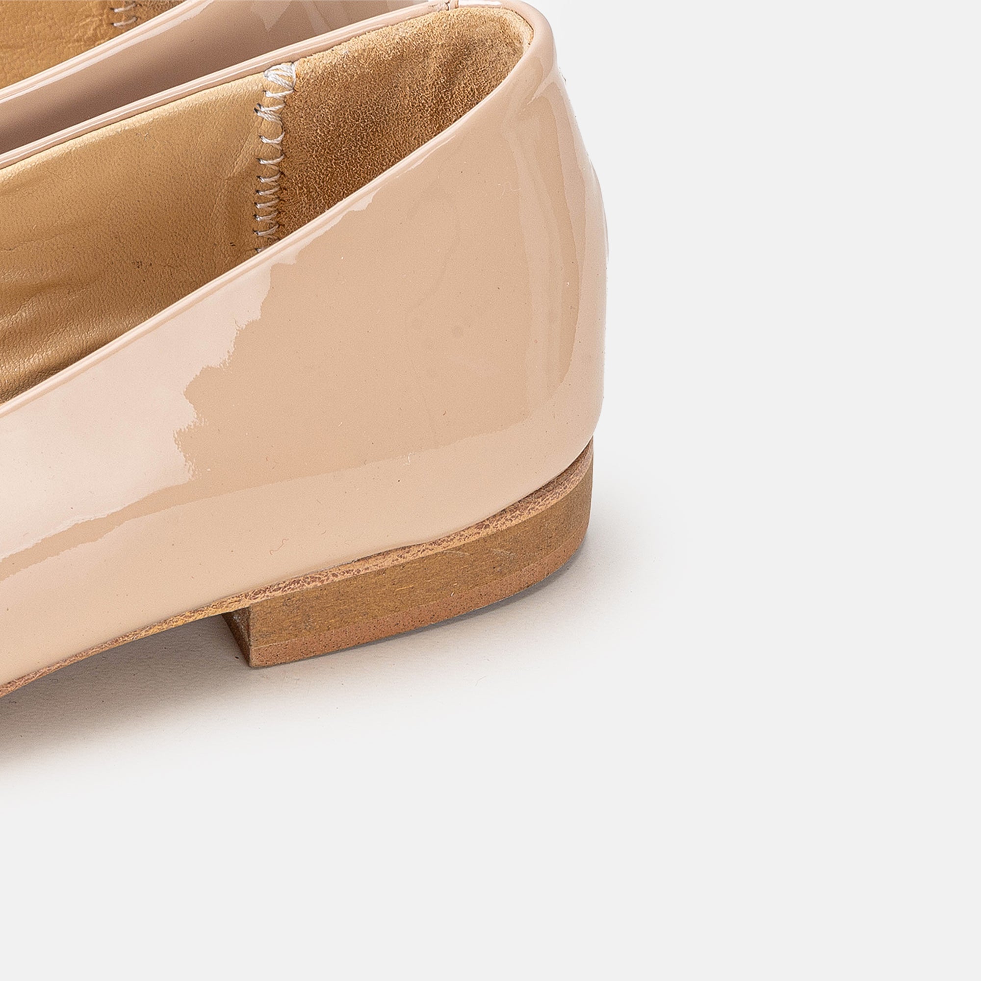 Volzak 077 Ballerine en cuir Nude Vernis