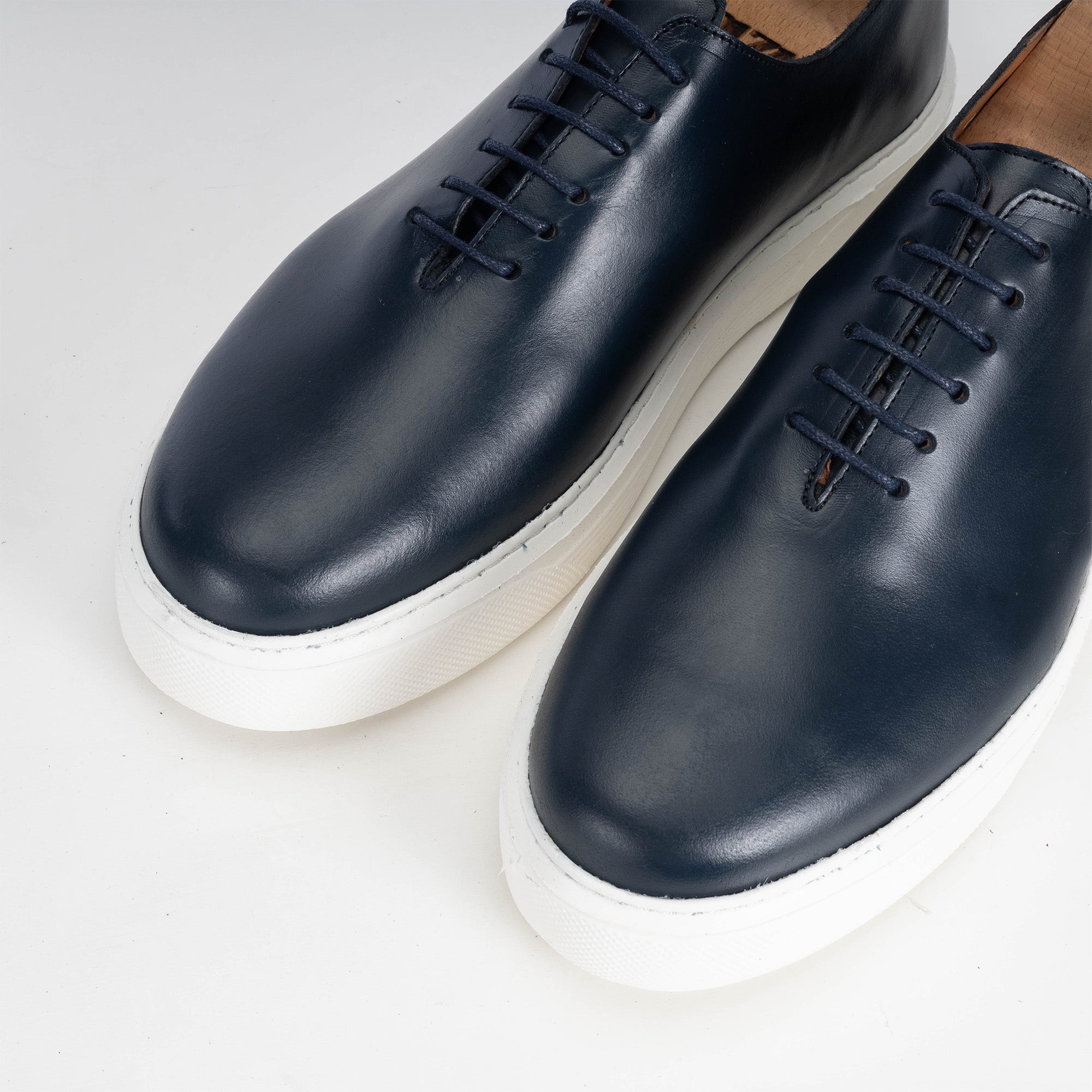 Volzak 5233 Basket en cuir bleu