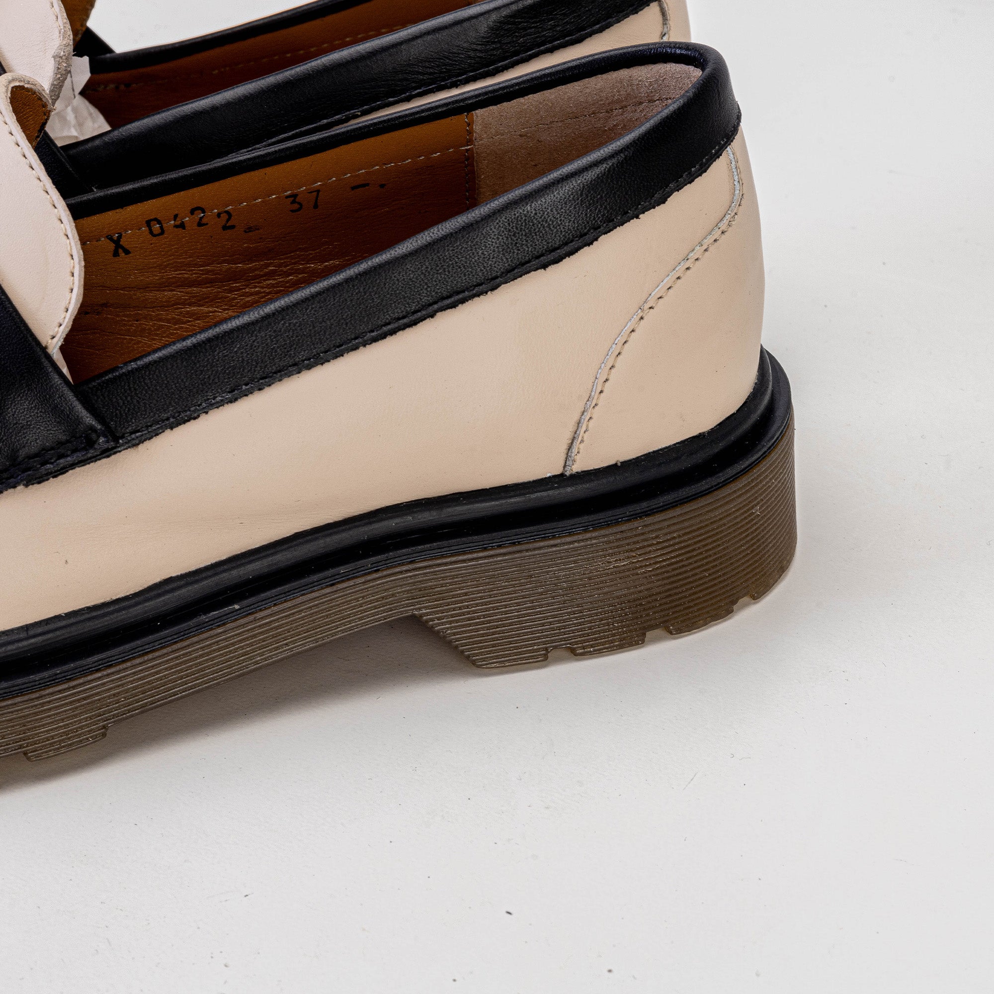 Volzak 422 Chaussure en cuir Beige Noir