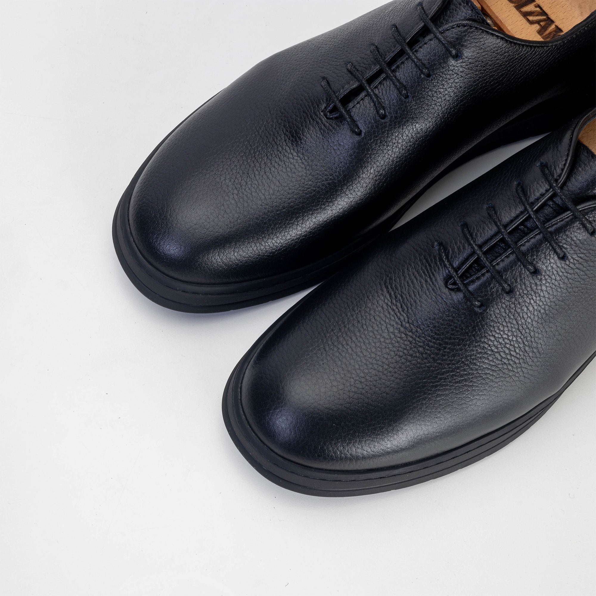 Volzak 6071 Black leather sneaker