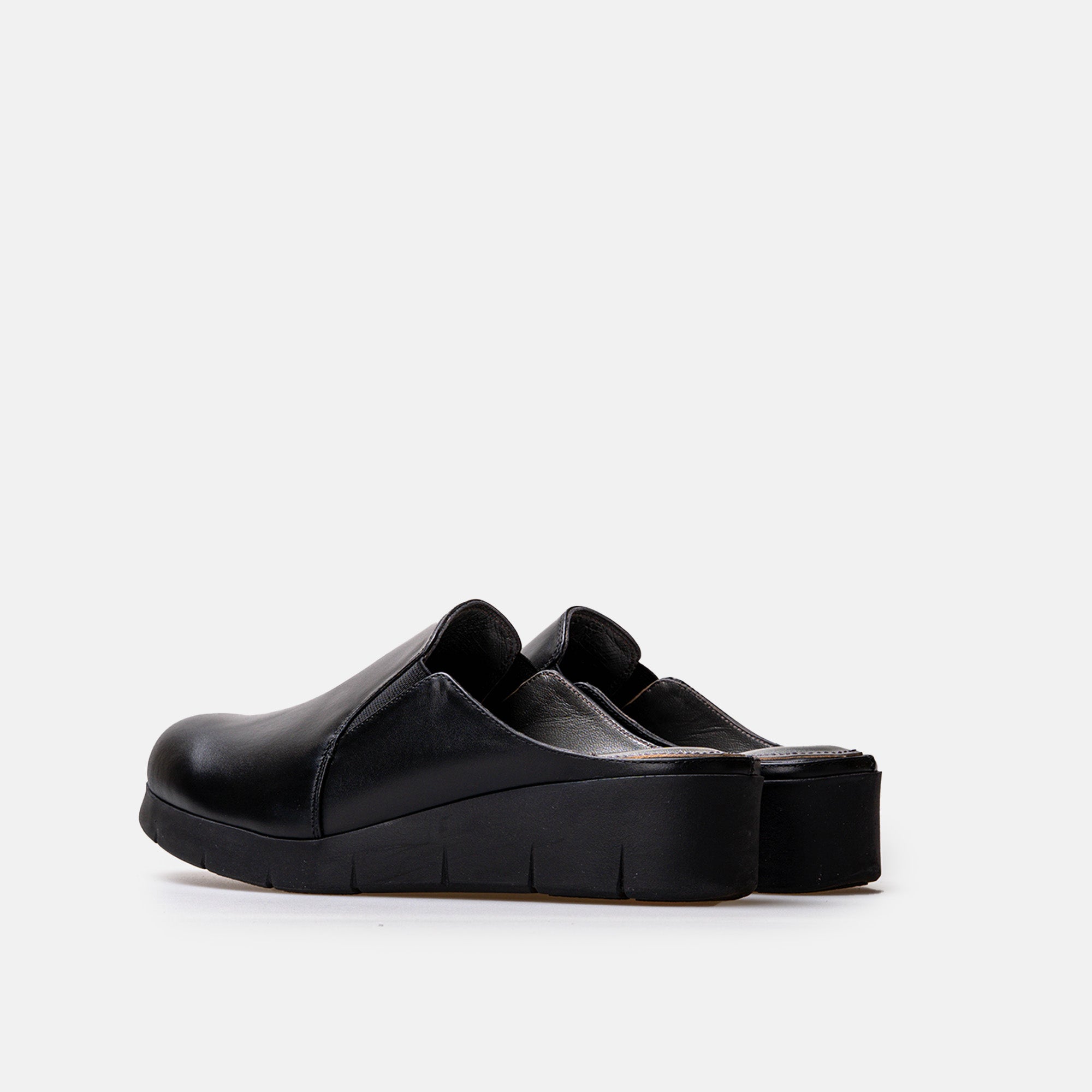 Volzak 06 Black Leather Clog