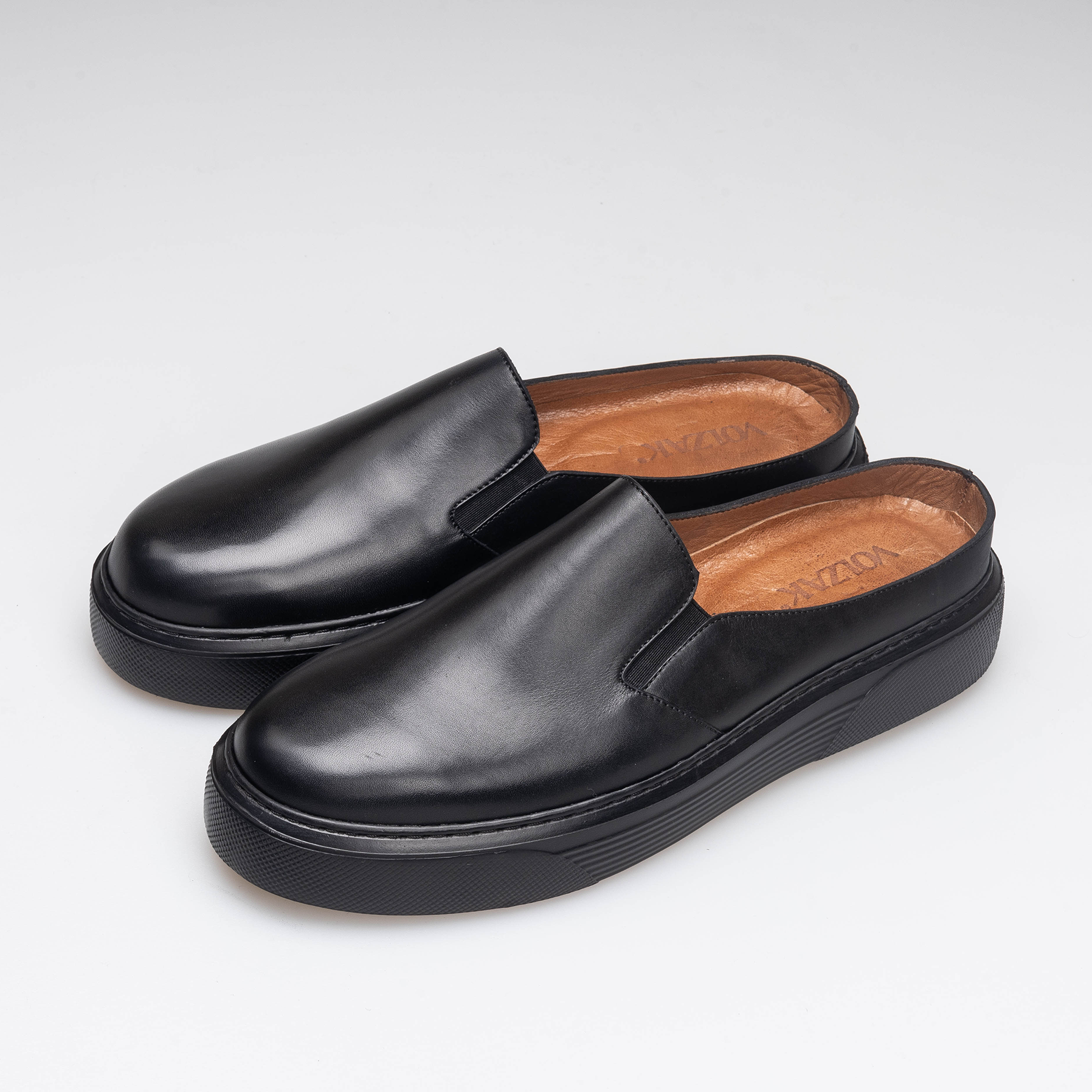 Volzak 5348 Black Leather Mule