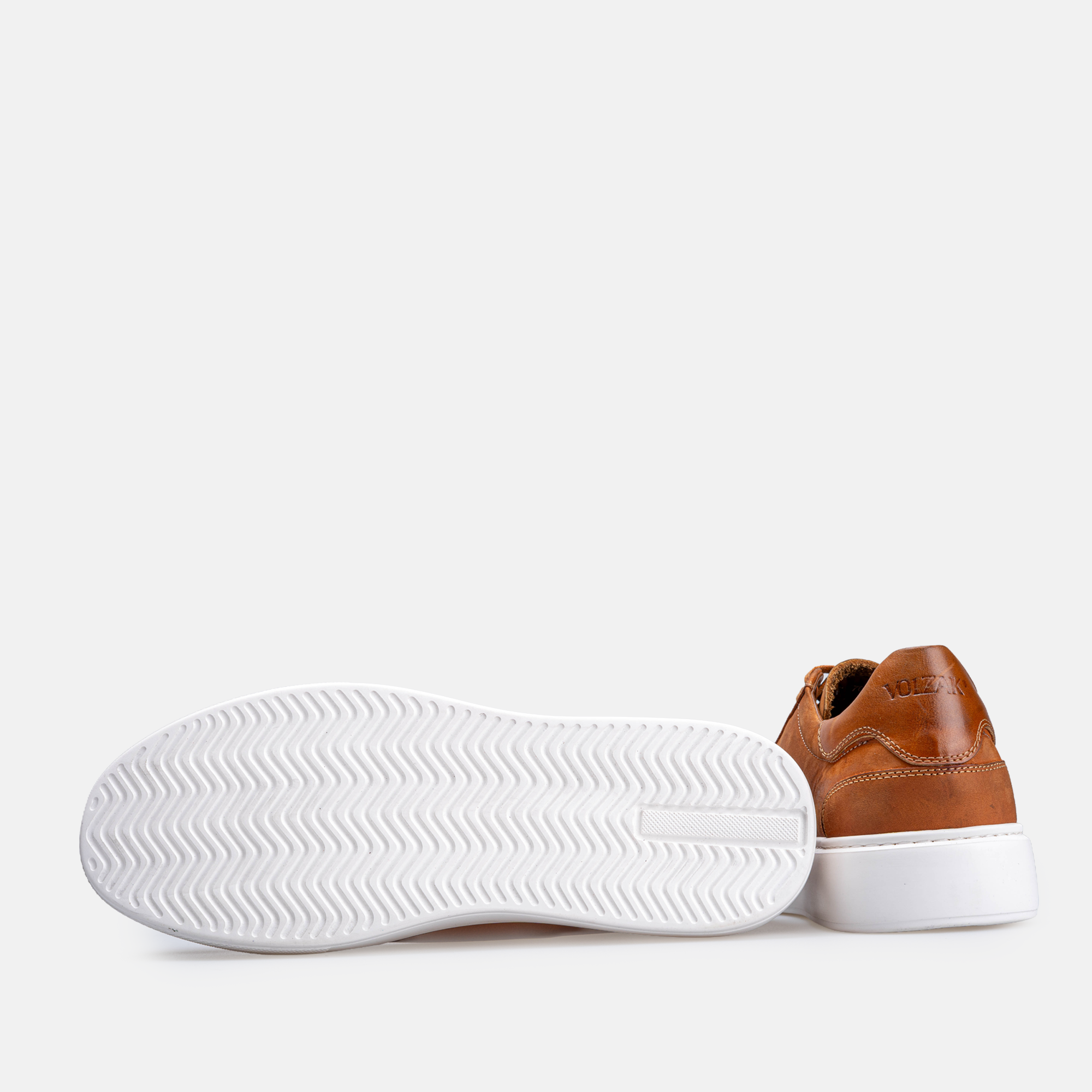 Volzak 7008 Basket en nubuck Camel