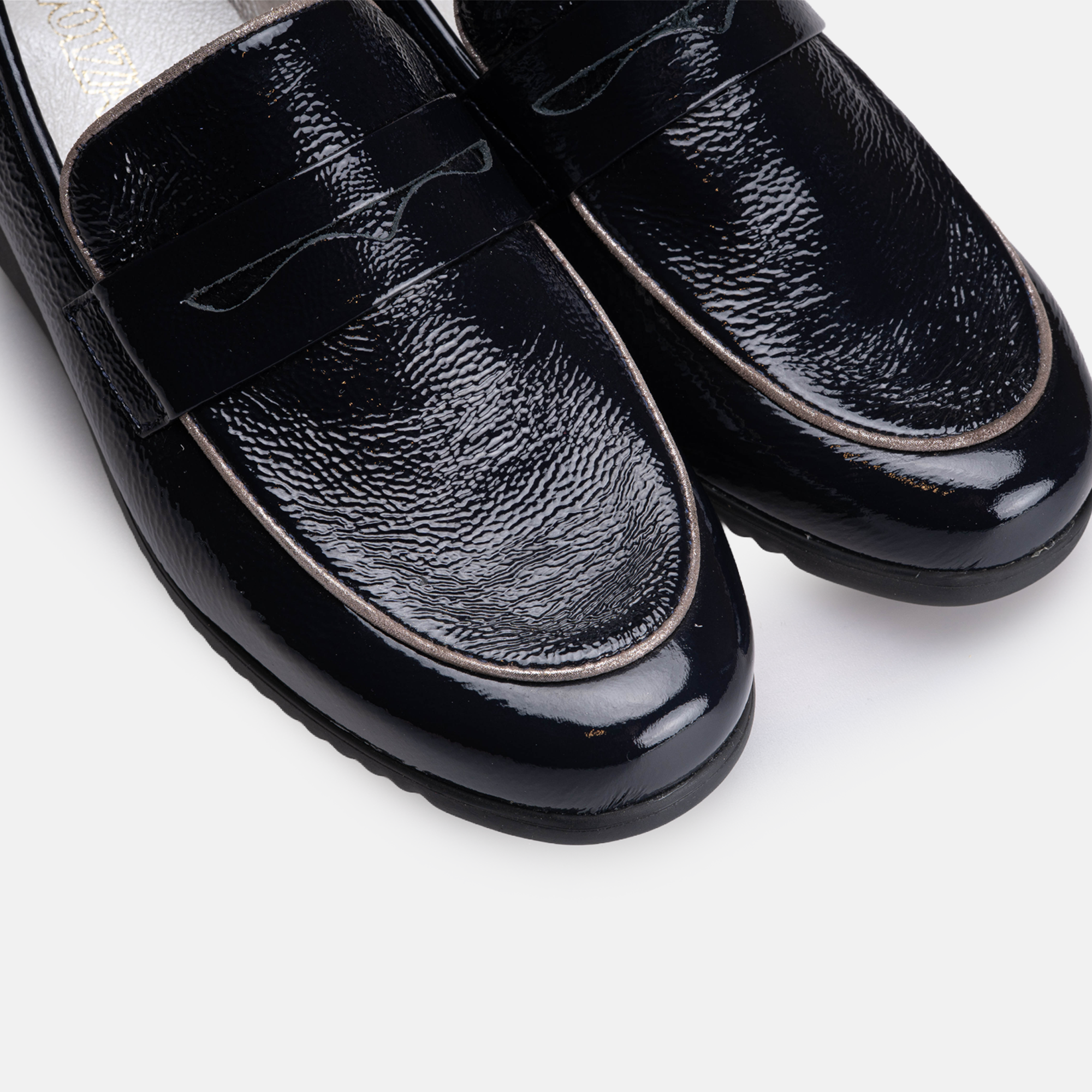 Volzak 703 Chaussure en cuir Noir Vernis