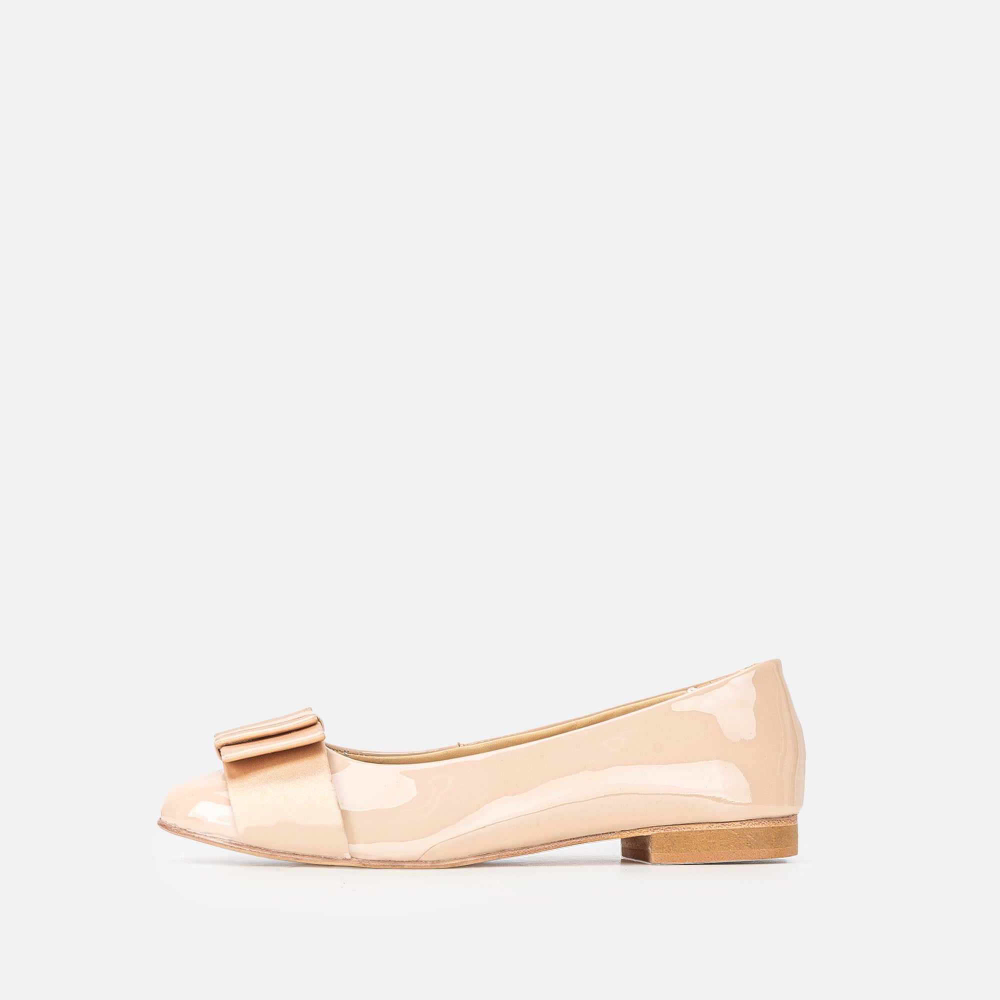 Volzak 077 Ballerine en cuir Nude Vernis