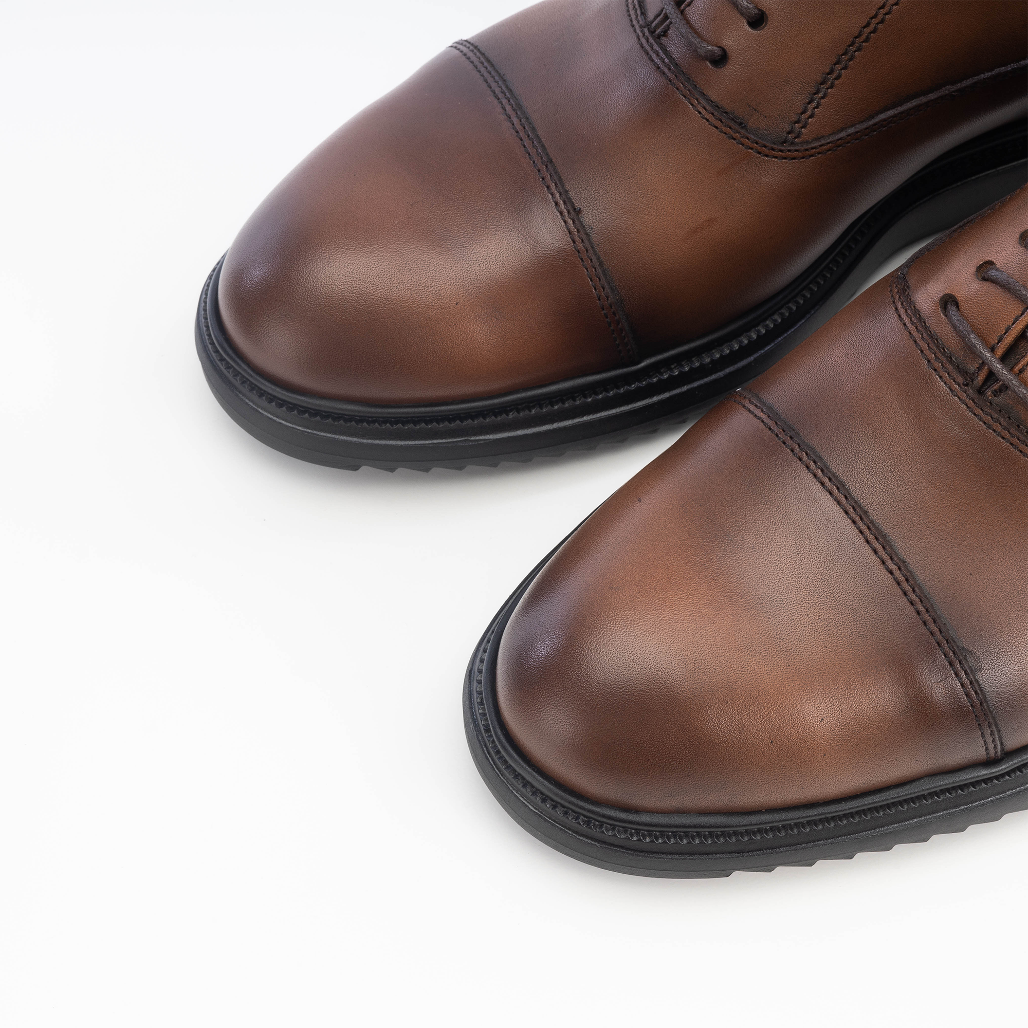 Volzak 5232 chaussure en cuir marron vintage