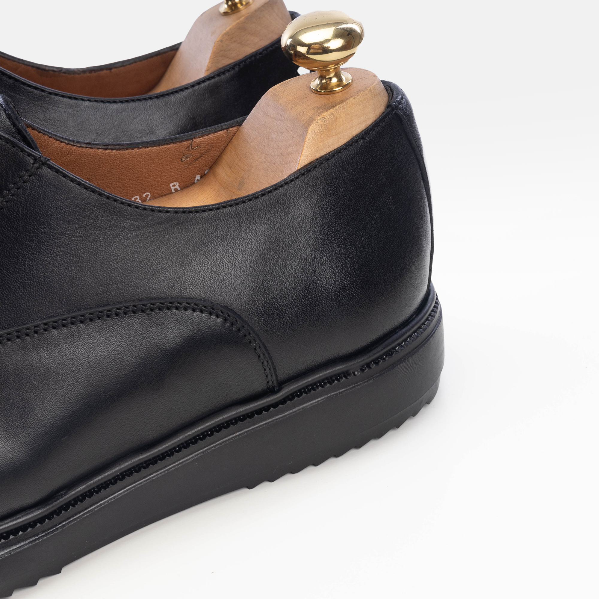 Volzak 5232 chaussure en cuir noir