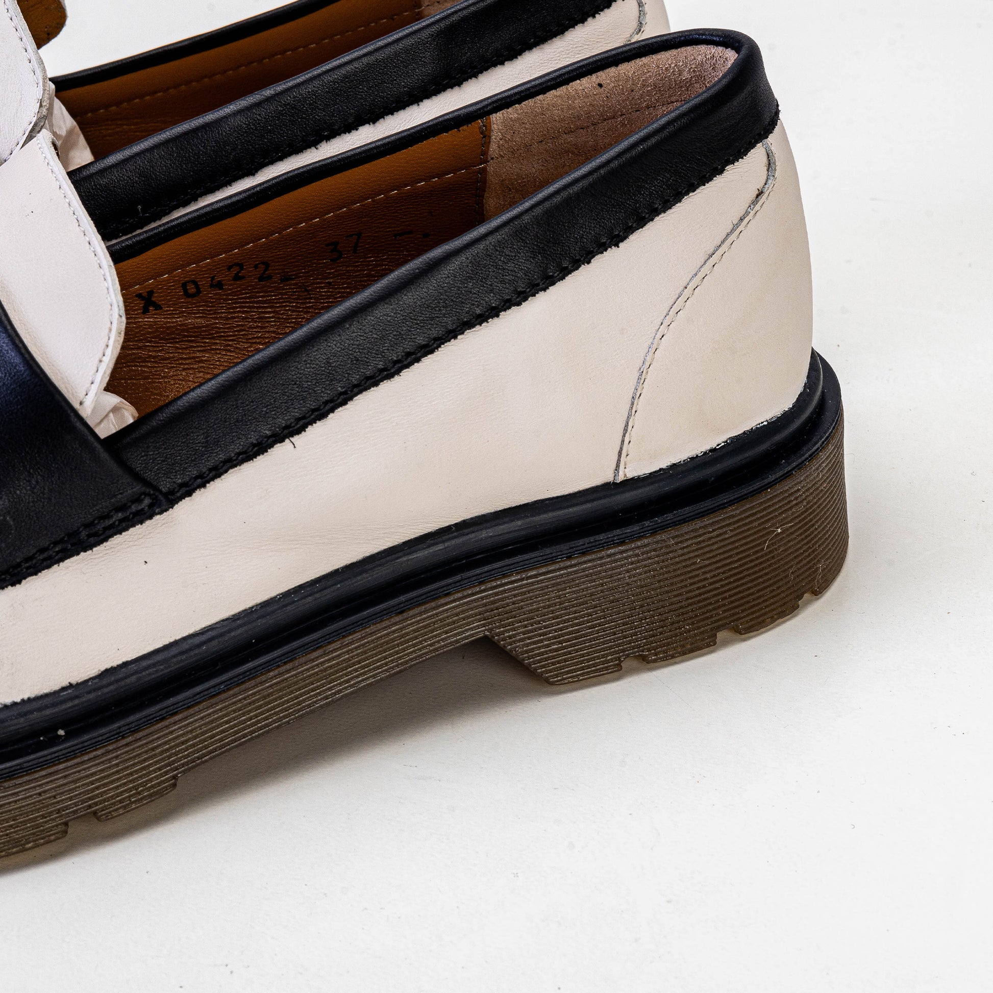 Volzak 422 Leather Shoe White Black