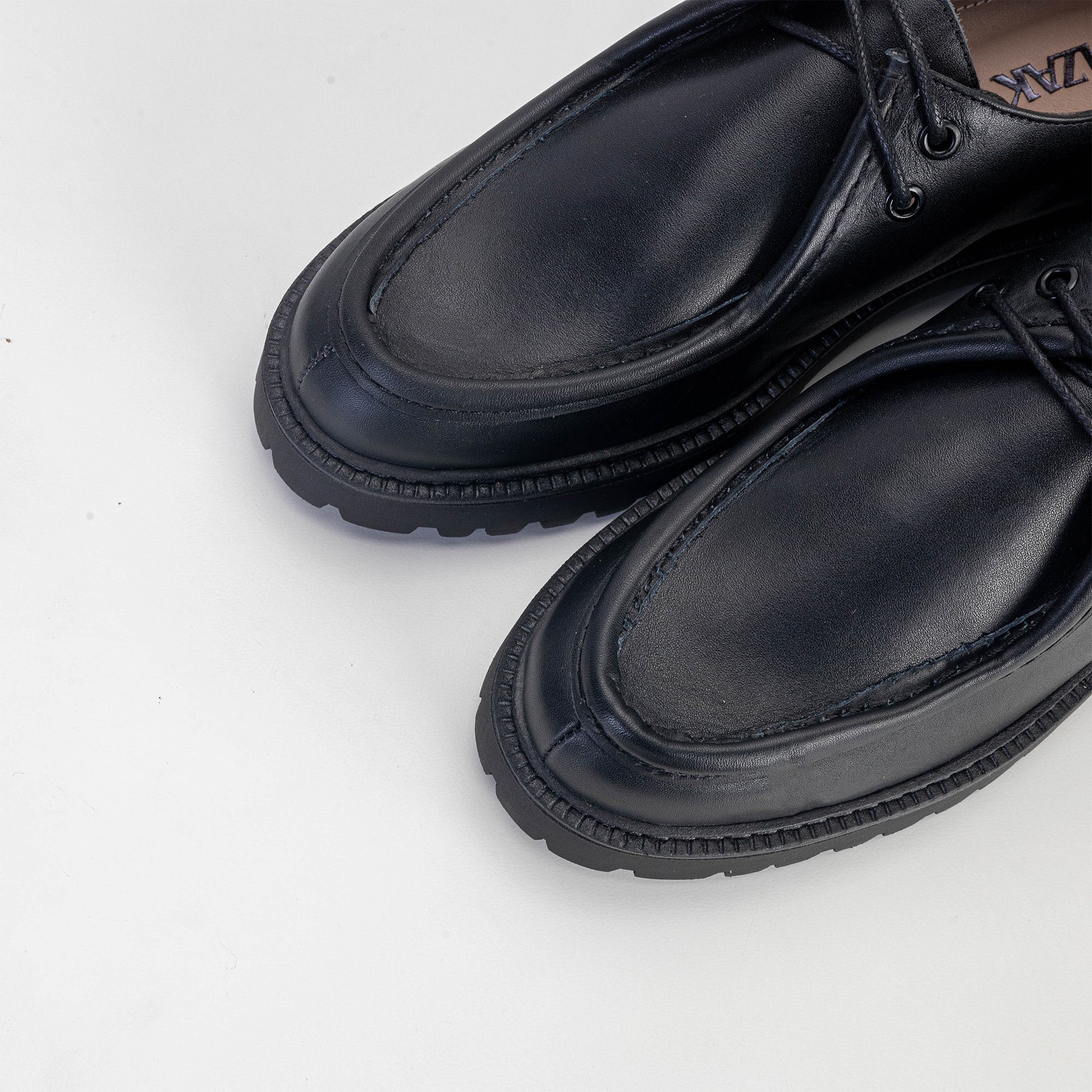 Volzak 121 Black Leather Shoe