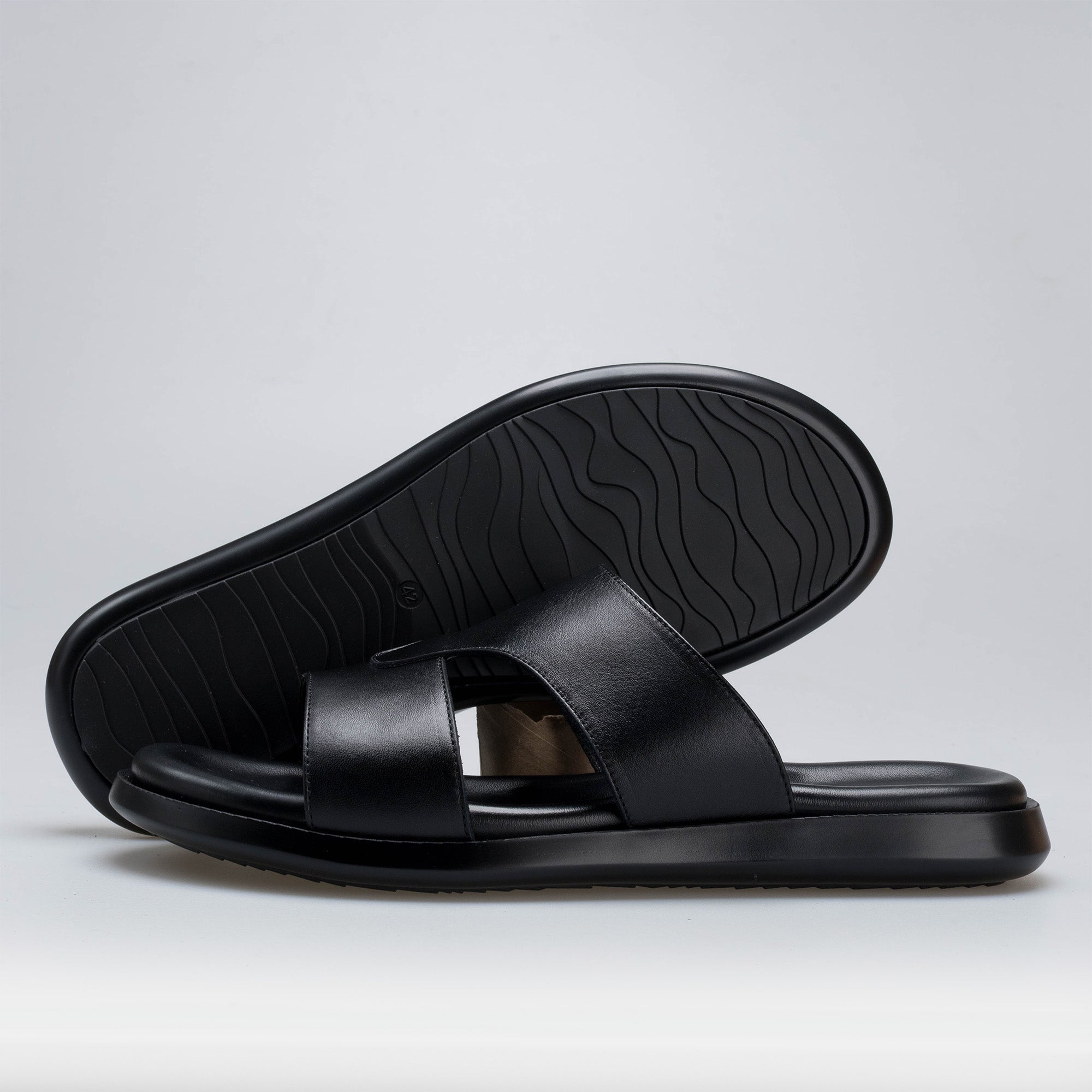 Volzak 5409 Black Leather Sandal